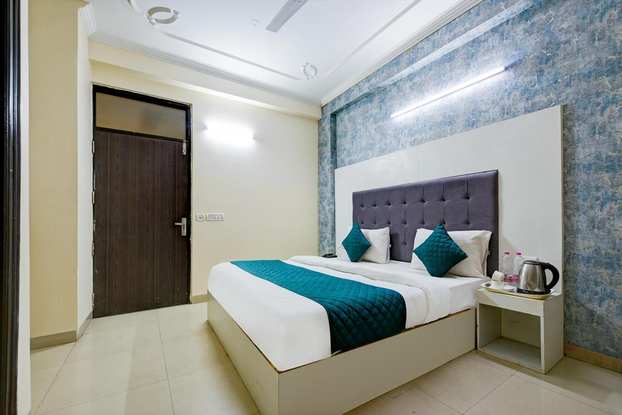 Airport Hotel Classic Park Nueva Delhi Exterior foto