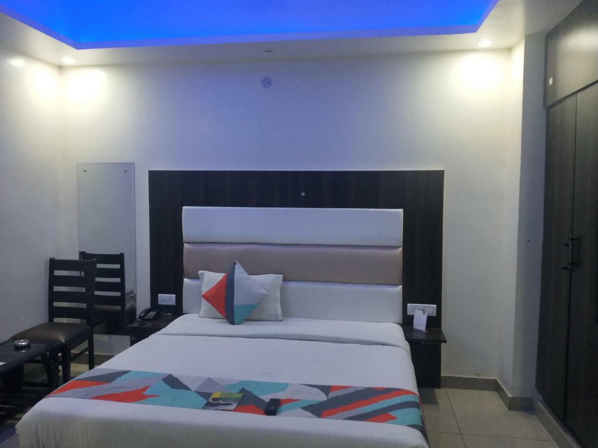 Airport Hotel Classic Park Nueva Delhi Exterior foto